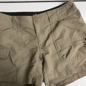 North Face ladies khaki shorts NWOT